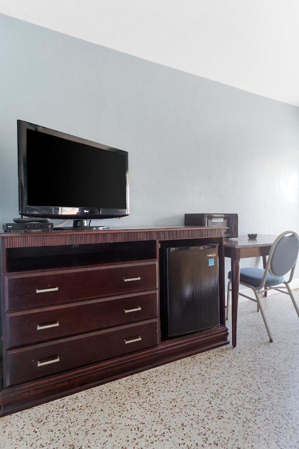 Deluxe Inn Dania Beach Dış mekan fotoğraf